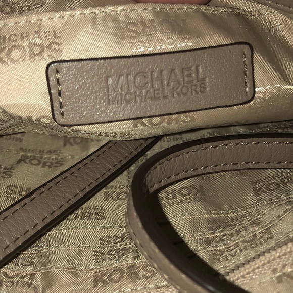 Michael Kors light brown clutch bag - Picture 5 of 6